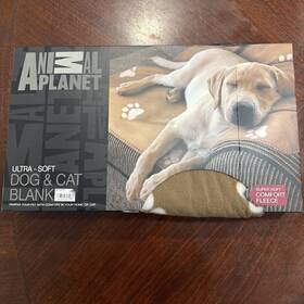 1637724 Animal Planet Aninal Ultra Soft Dog And Cat Blanket - Paw Print See Description