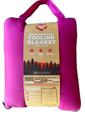 Arcadia Trail 196481023505 Water Repellent Cooling Dog Blanket 40x30 Unfolded. Zips. Fuchsia