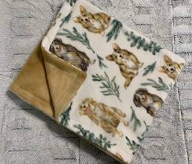 142m Bankets Of Love Design New Medium 28 Inch X 46 Multi Dog Prints With Gold Tie Die Print Fleece Blanket