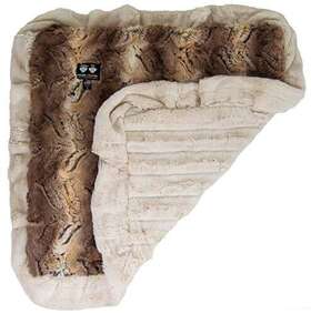 Bessie Barnie 638126977304 And Blanket - Extra Plush Faux Fur Dog Reversible Pet