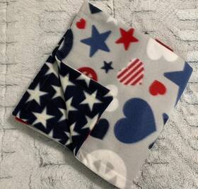 110m Blankets Of Love Design New Medium 28 X 46 Patriotic Starts And Hearts With Blue Stars Dog Fleece Blanket