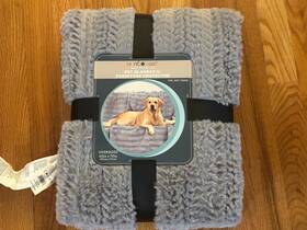 Brentwoof 047218424686 Oversized Waterproof Blanket Furniture Dog Pet Protector 60 Inch X 70