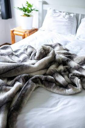 Eikei 812524039882 Double Sided Faux Fur Throw Blanket Silky Soft Oversized Afghan Machine Washa