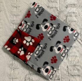 117m Handmade New Medium 28 Inch X 47 Dog Tie Die Paw Print With Green Fleece Blanket