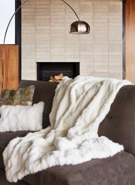 Homeroots Home Decor 512839594279 White Knitted Rabbit Solid Color Plush Reversable Throw