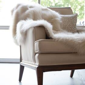 Homeroots Home Decor 606114635987 60 Inch X 86 Royal White Long Hair Faux Fur Throw