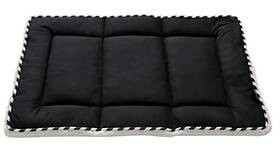 231116fm03 Muttnation Fueled By Miranda Lambert Reversible Double-sided Pet Mat Black/white