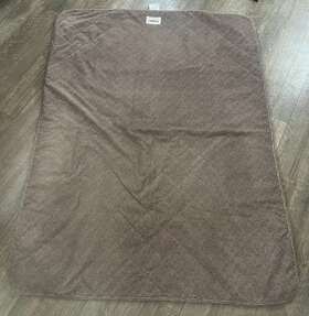 20pa1353 Orvis Grip-tight Quilted Throw Dog Blanket Cozy Washable Blankets For Dogs 70x50