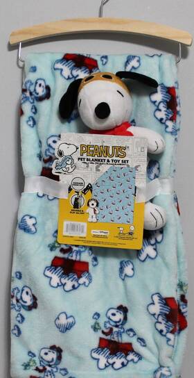 Peanuts 840038343669 Flying Ace Snoopy Pet Blanket With Toy 30 Inch X40 Blue 2pc Holiday