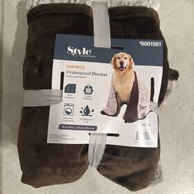 6001581 Style Selections Waterproof Pet Blanket Water Resistant 50 Inch X 60 New