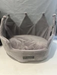 Nandog Pet Gear Gray Crown Faux Fur Bed Nwt For Small Cat. Fixed Price $34.99.