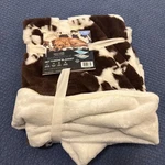 Doggy Decor Waterproof Pet Throw Blanket. Fixed Price $25.00.