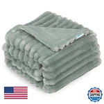 Zakapaws Waterproof Dog Blanket Soft Fleece Furniture Protector For Couch Bed Ca. Fixed Price $63.98.